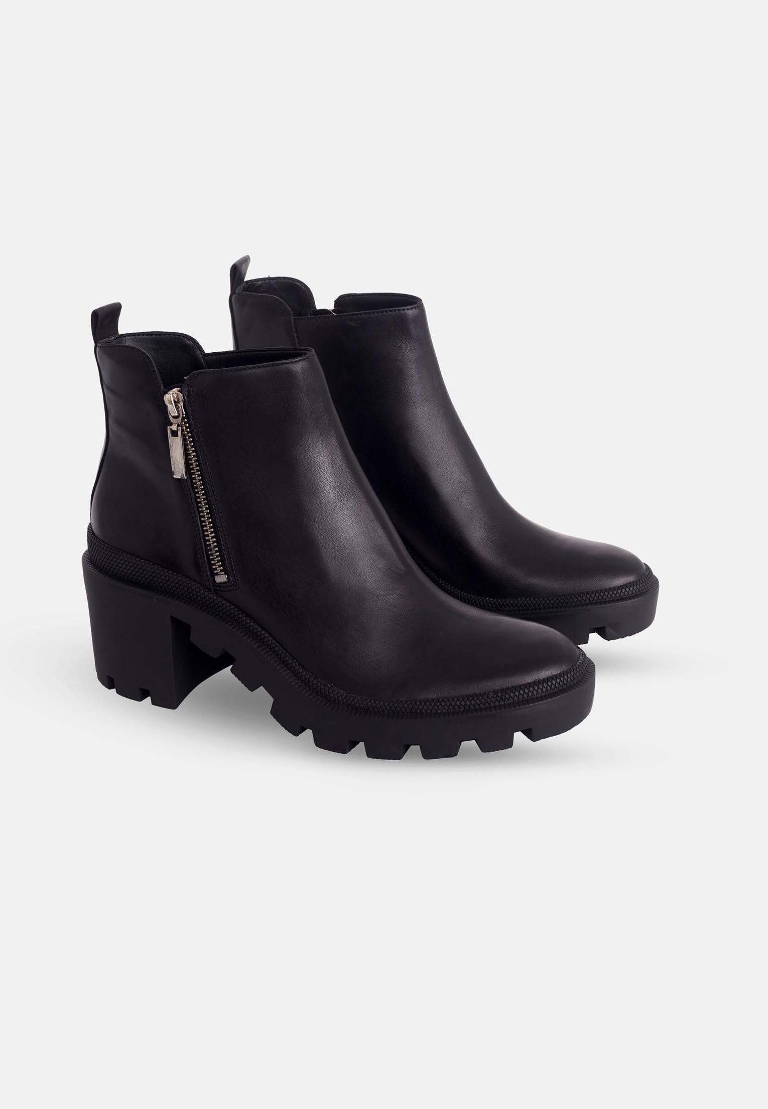 Black Goat Leather Ankle Boots Sophora – Women’s Round-Toe Block Heel Boots
