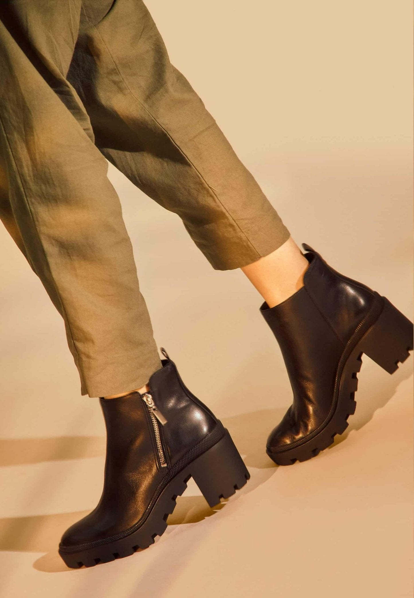 Black Goat Leather Ankle Boots Sophora – Women’s Round-Toe Block Heel Boots